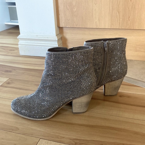 Aldo Boots - Picture 1 of 4